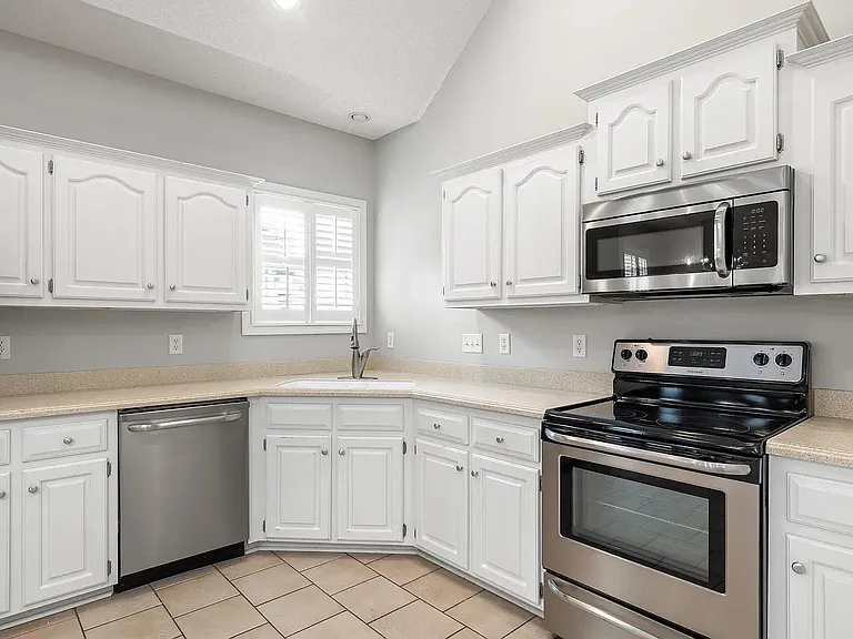 3225 Mayflower Ln — Photo 26