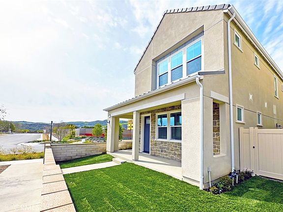 2nd image of 550 Sparrowhawk Rancho