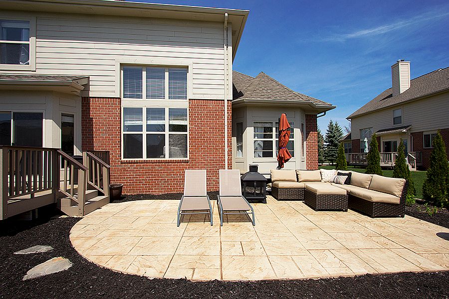 2nd image of 41585 Cummings Ln