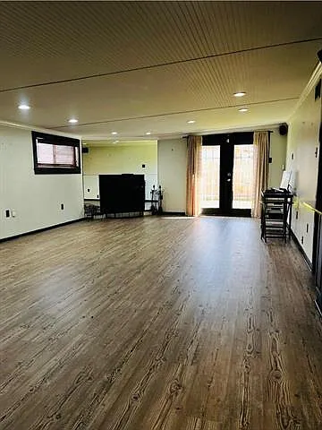 209 Douglas Dr — Photo 9