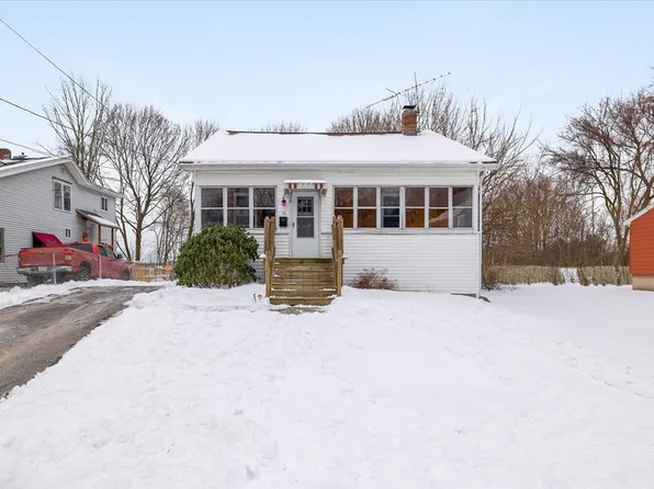 10 Seattle St, Worcester, MA 01605