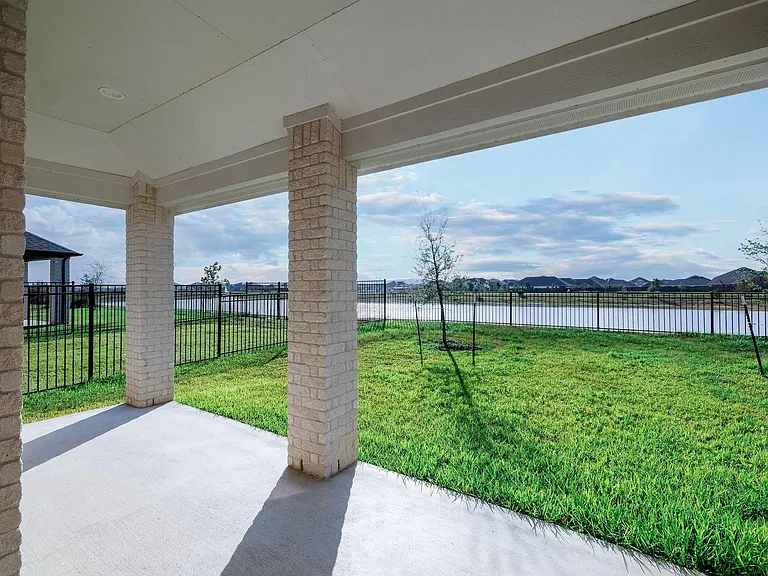 7603 Coral Lake Dr — Photo 30
