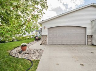 4252 39th Ave S, Fargo, ND 58104