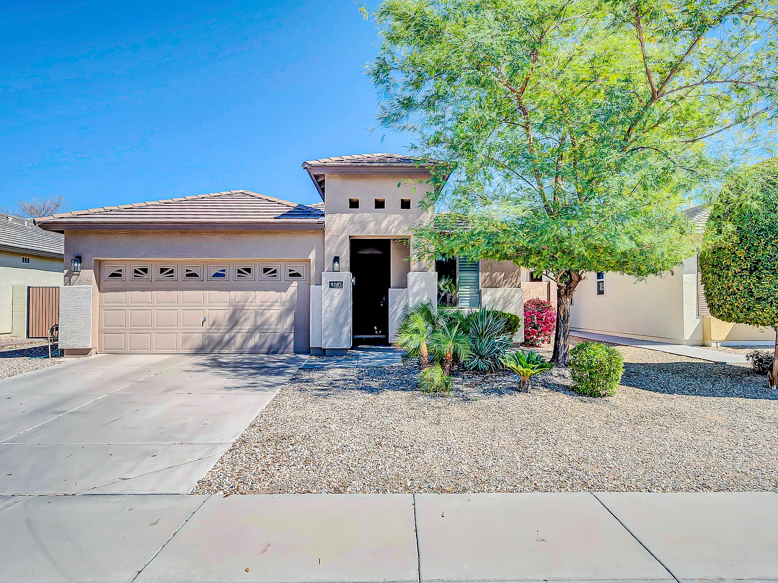 4 bed, 1818 sqft, $2,275 — Photo 1