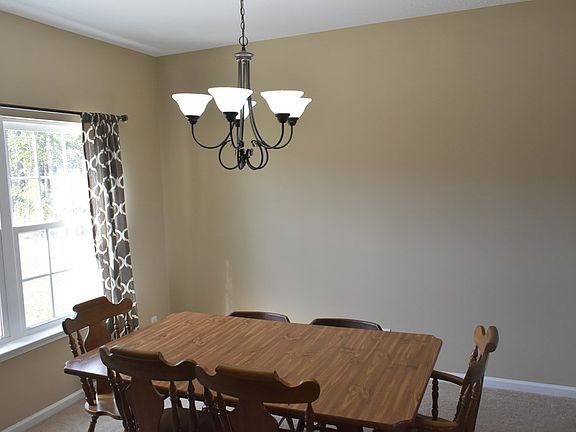 3rd image of 376 Owens St NE