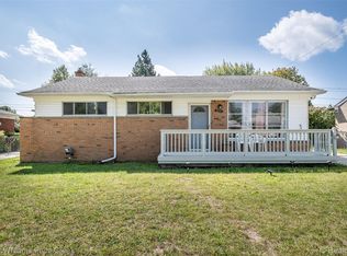 5134 Canterbury Ln, Warren, MI 48092