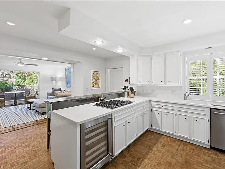 2700 Lantern Ln — Photo 37