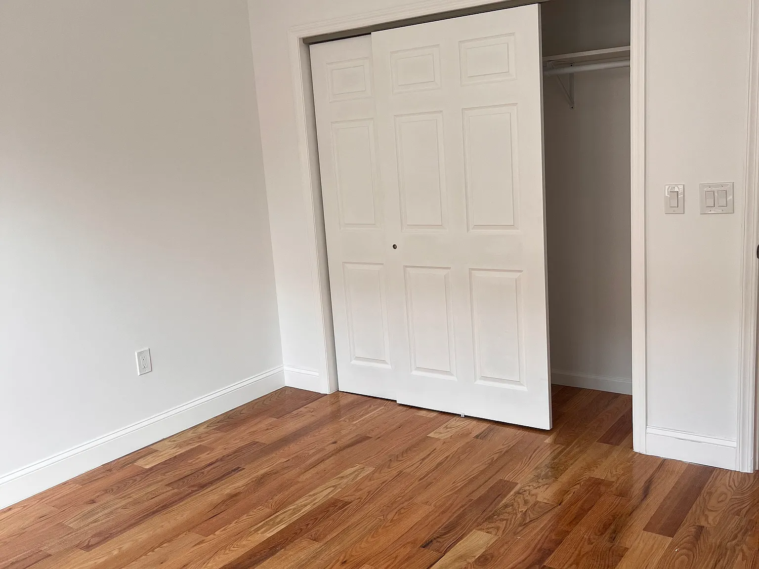 2 bed, 850 sqft, $2,200 — Photo 3