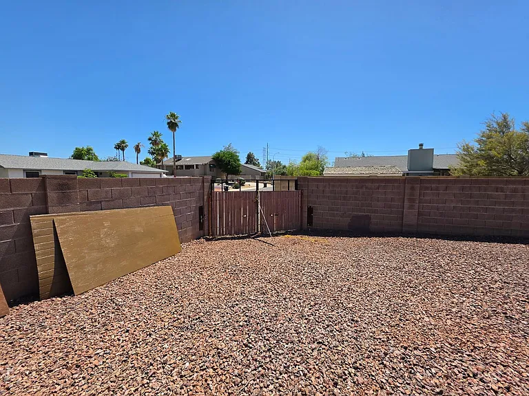1731 E Redfield Rd — Photo 42