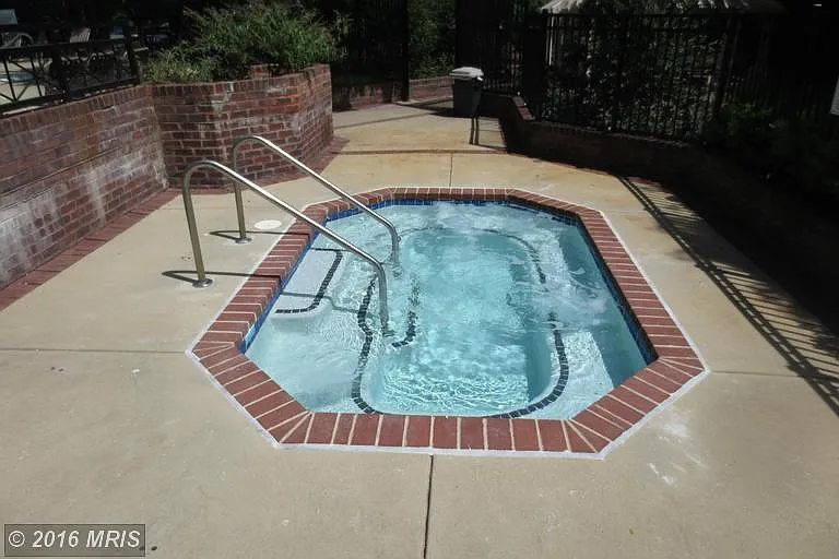 7500 Woodmont Ave #8 — Photo 20