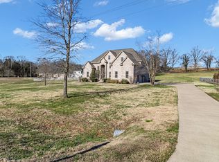 423 Carters Creek Pike, Columbia, TN 38401