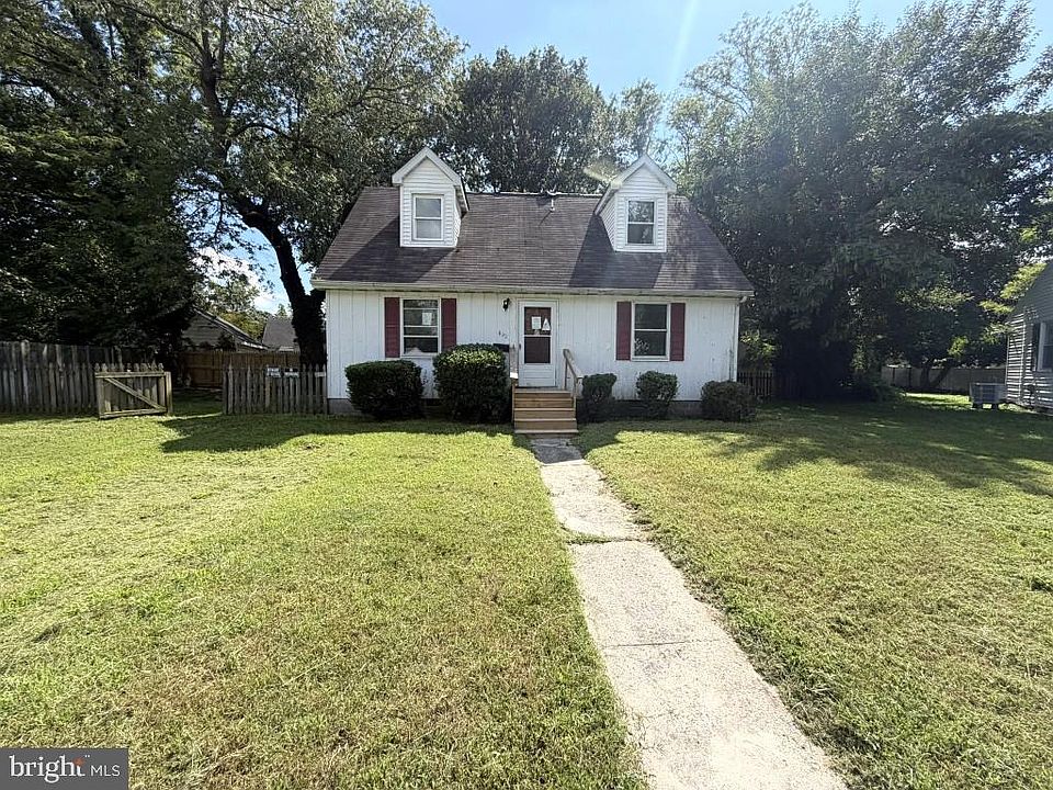 1st image of 822 Springfield Cir
