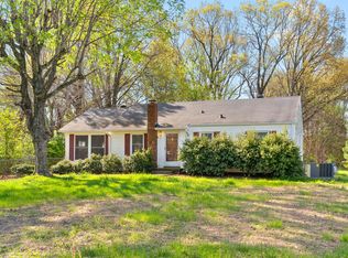 2118 Sanders Rd, Clarksville, TN 37043