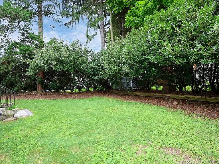 242 Clinton Rd — Photo 35