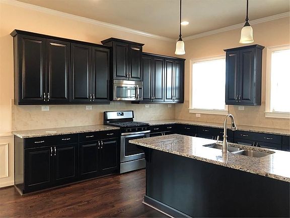 4th image of 1001 Bergeron Pl