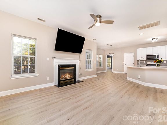 5th image of 12538 Cardinal Woods Dr