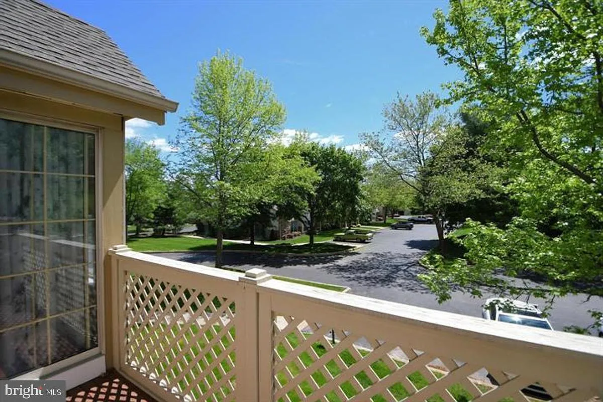 2 bed, 1186 sqft, $2,100 — Photo 3