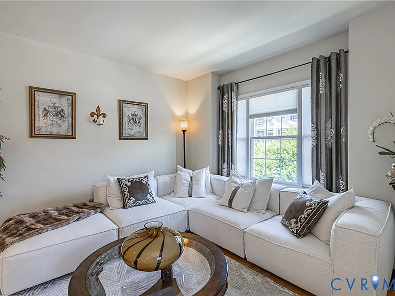 3921 Liesfeld Pl — Photo 13