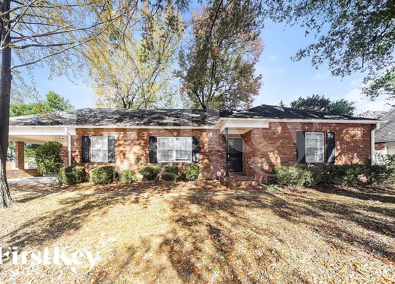 4560 Parkwood Rd — Photo 1