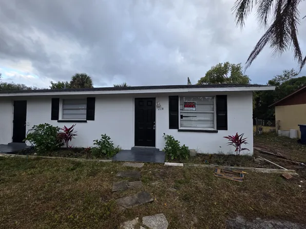 218 60th Avenue Dr W, Bradenton, FL 34207