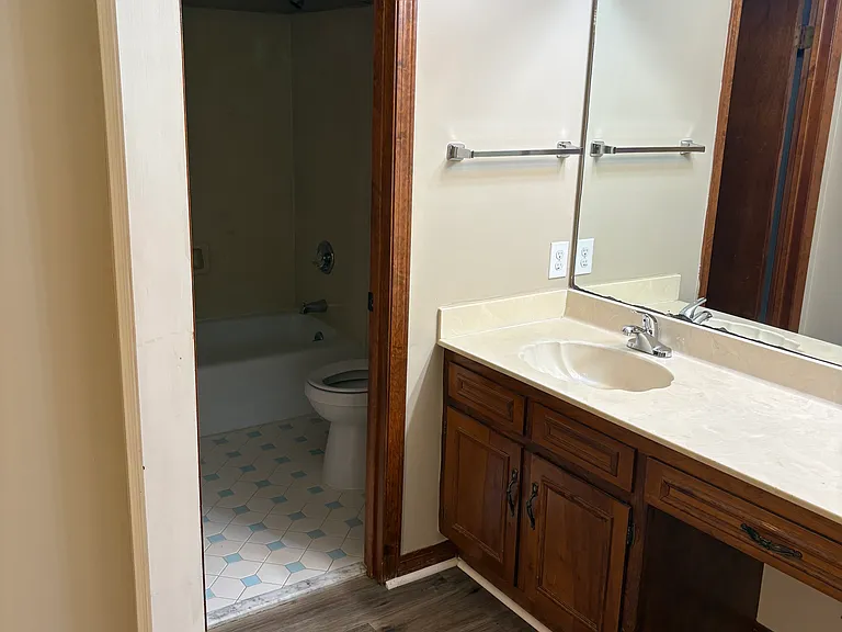 23 Lakeshore Dr #23 — Photo 3