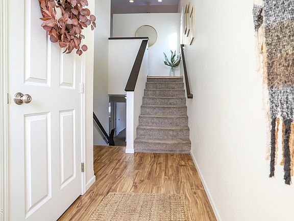 3rd image of 1026 Eaglewood Ave W