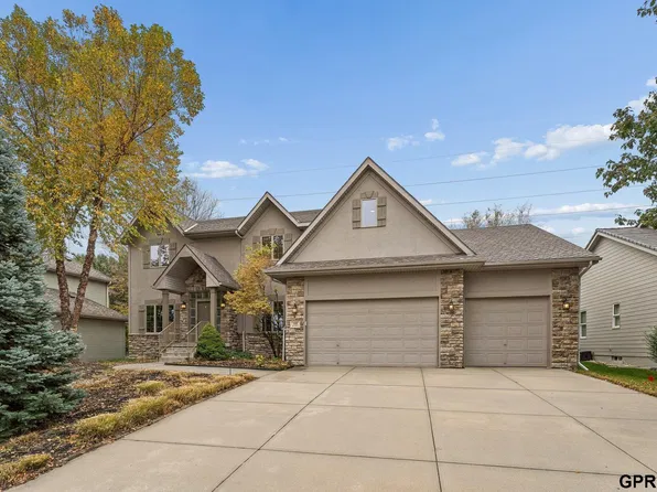 168 S 167th St, Omaha, NE 68118
