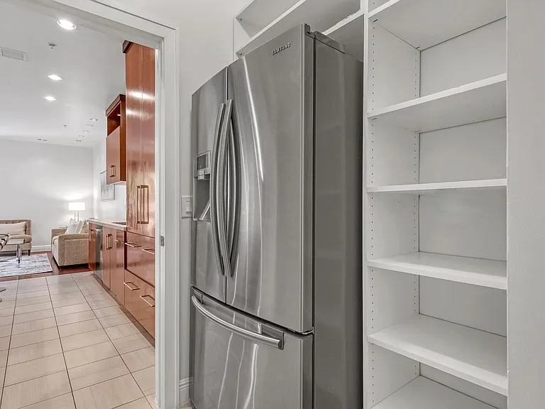 72 SE 6th Ave E #Townhouse C — Photo 9