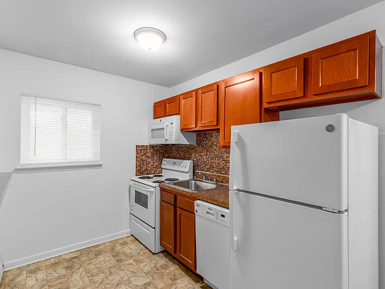 Haverford Apartments — Photo 5