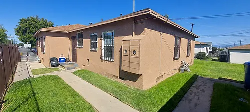 9520 S Manhattan Pl #2 Photo 1