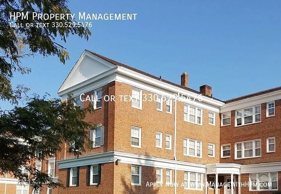 2 bed, 1.5 bath, 1100 sqft, $900 — Photo 1