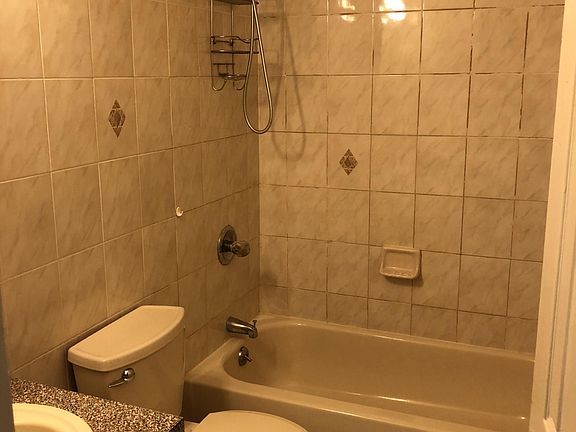5th image of 660 E 225th St #3