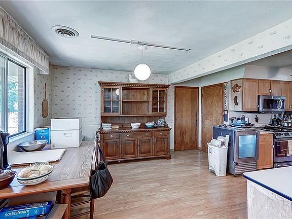 5th image of 516 E Cottage Ave