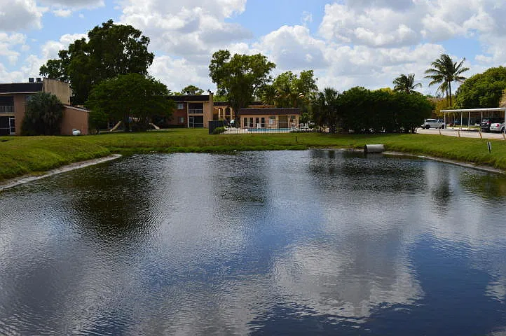 2 bed, 1.0 bath, 728 sqft, $1,850 — Photo 1