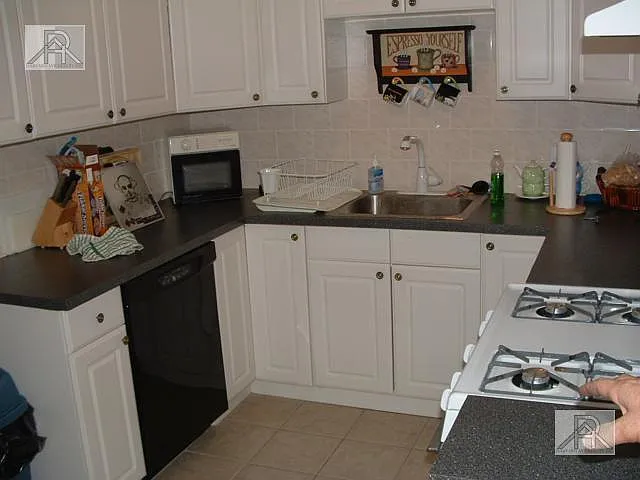 52 Egmont St #5 — Photo 8