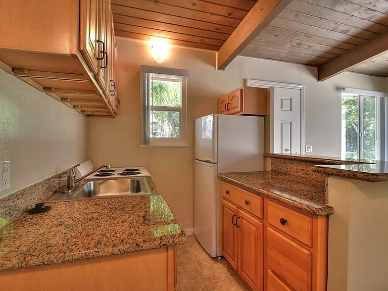 431 Stanford Ave #431 — Photo 3