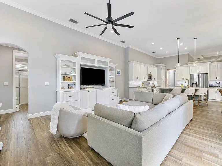 2903 Fontana Ln — Photo 22