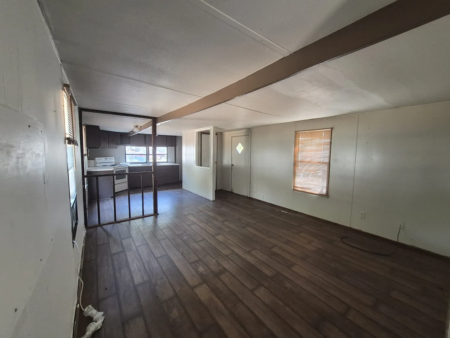 2 bed, 750 sqft, $750 — Photo 1