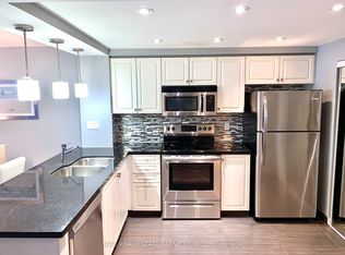 28 Hollywood Ave #1510, Toronto, ON M2N 6S4