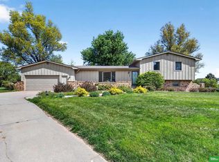 1026 Skyline Dr, Fremont, NE 68025