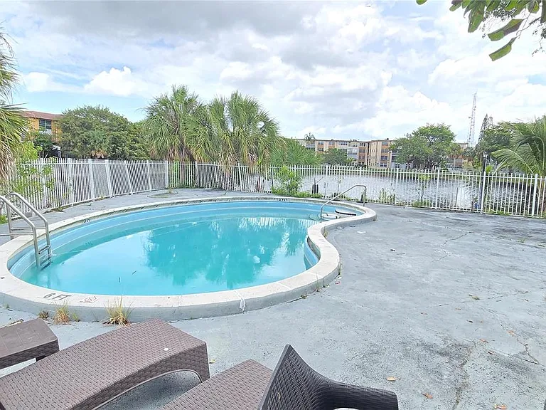 5335 NW 10th Ct #307 — Photo 27