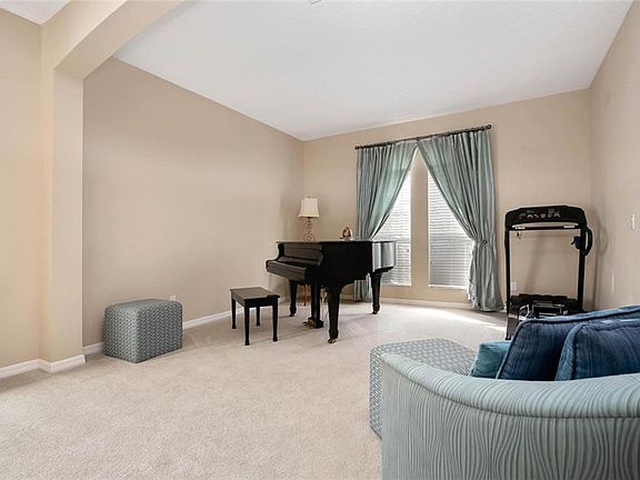 5th image of 5149 Majestic Woods Pl