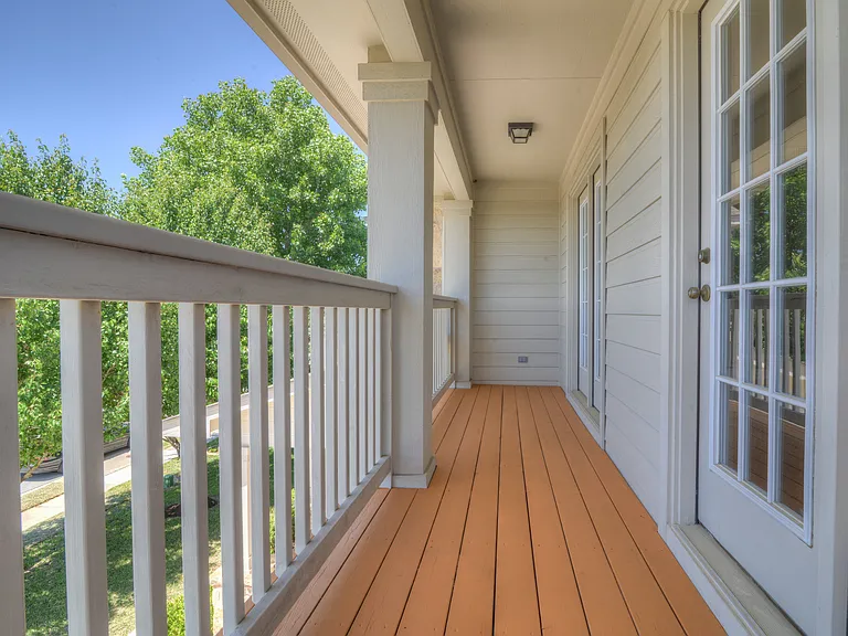 Balcony looks at the natural reserve. There are no neighbors across this house