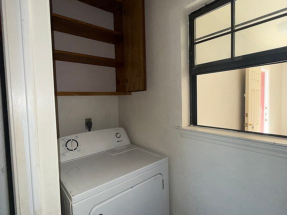 2nd image of 933 Edwards St
