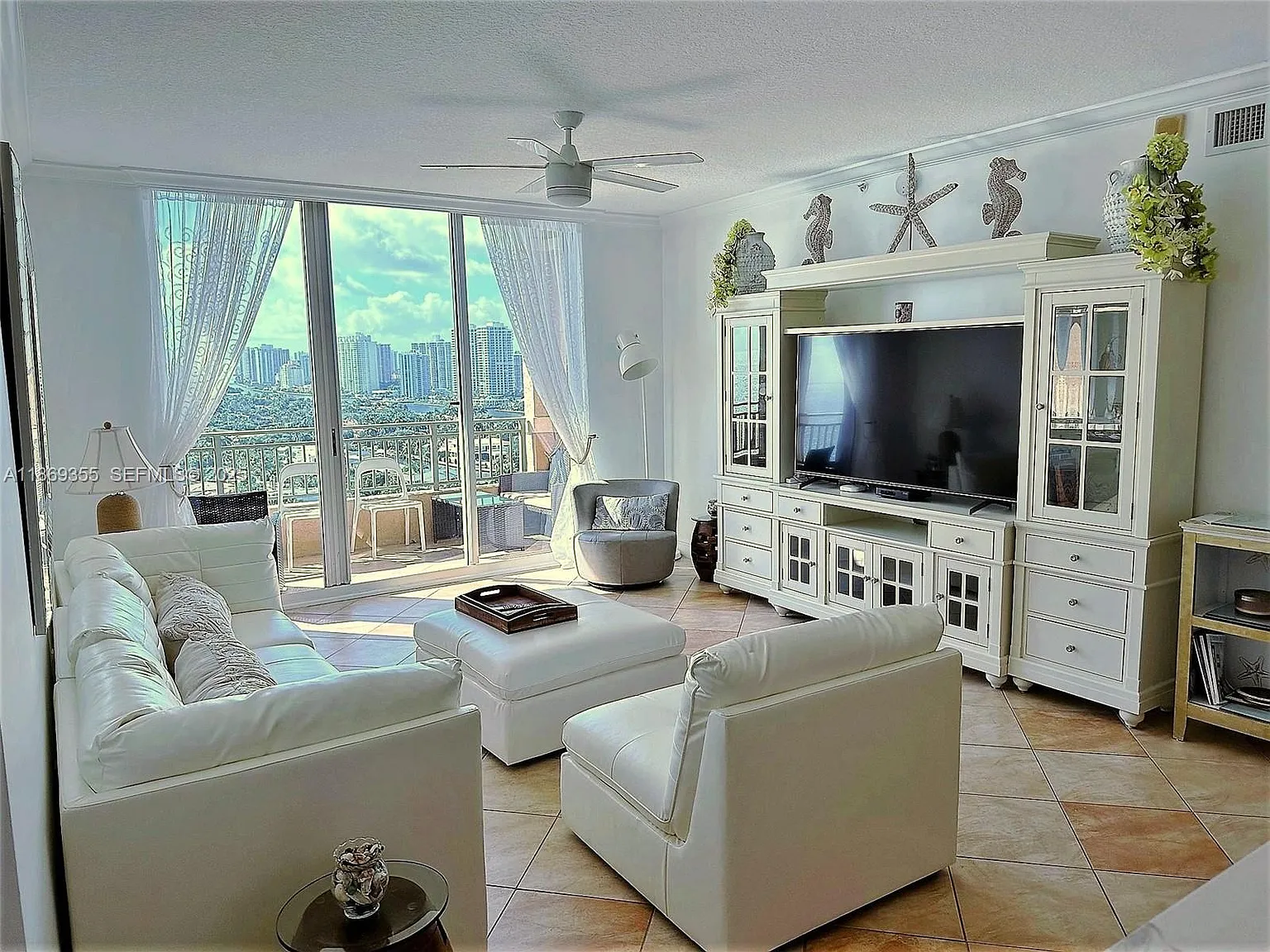 2080 Ocean Drive — Photo 1