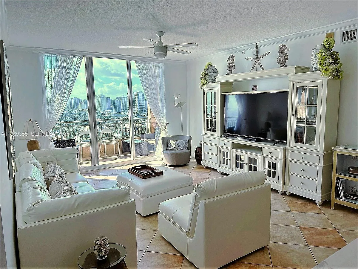Photo 1 of 41 - 2080 S Ocean Dr #Penthouse 3 - Hallandale Beach, FL Primary Photo - 2080 S Ocean Dr #Penthouse 3