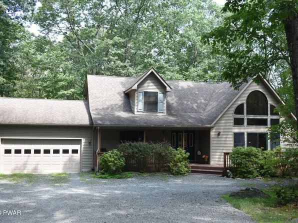 802 Mountain View Ct, Hawley, PA 18428
