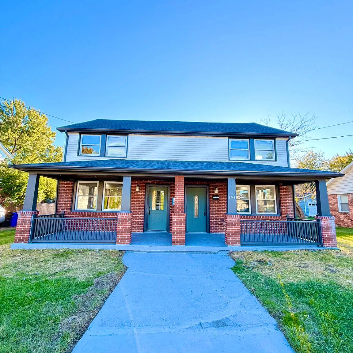 3 bed, 2.0 bath, 2115 sqft, $2,325 — Photo 1