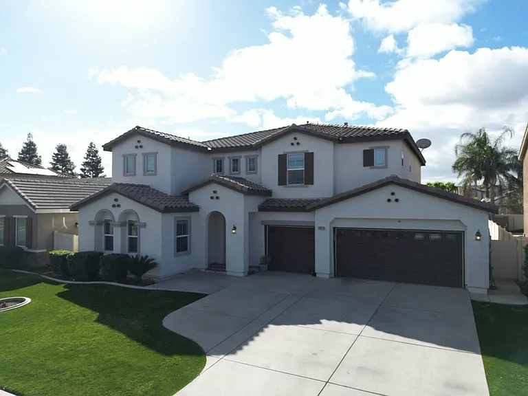 10317 Titanium St — Photo 2