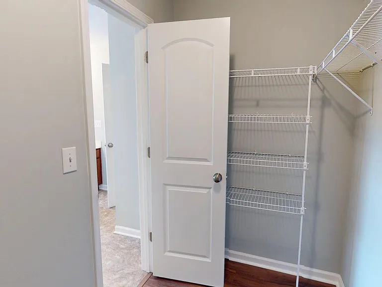 10612 Kempsford Dr — Photo 20